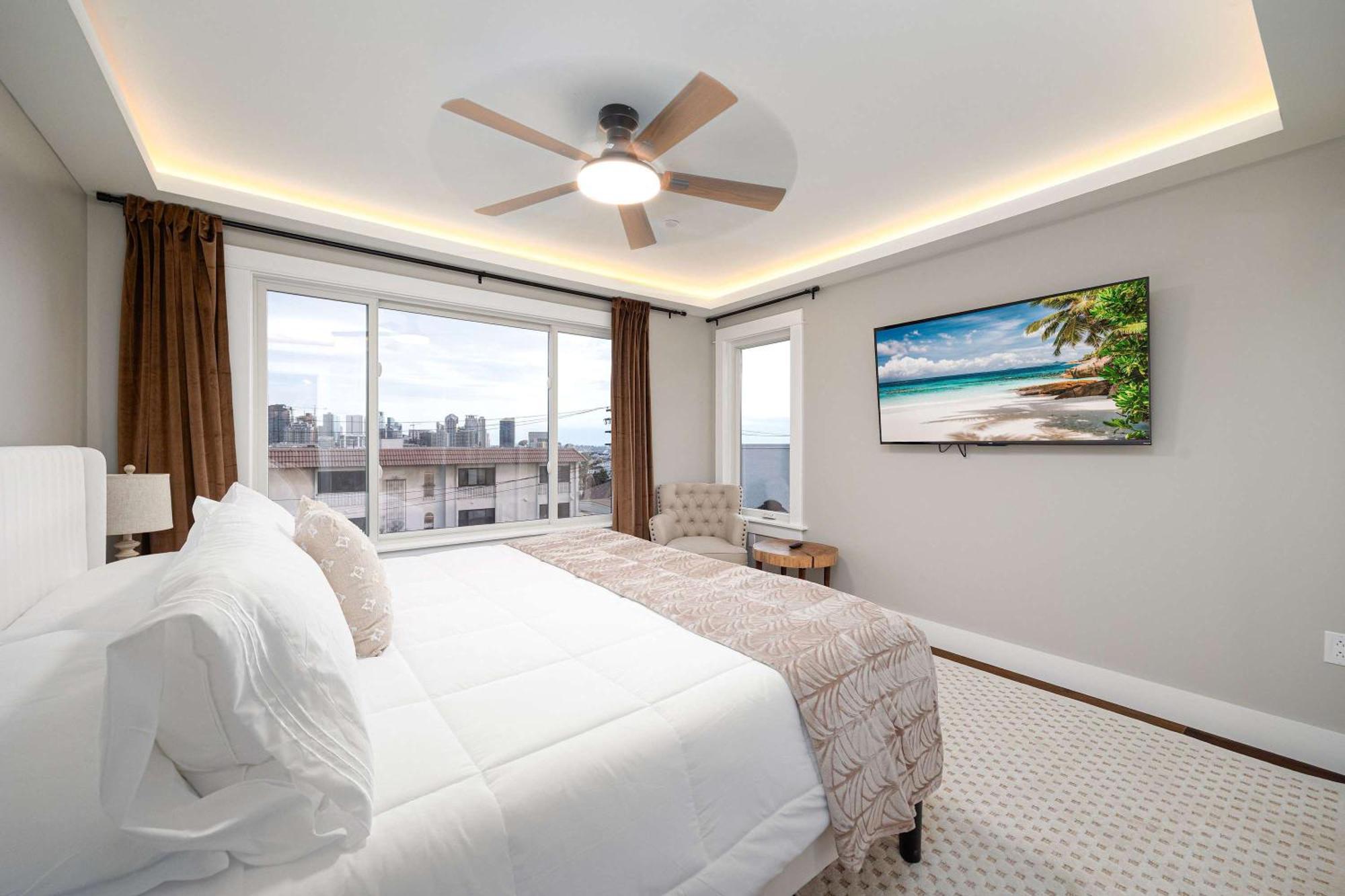 Holiday home Water And Downtown Views 5 Min To Zoo & Airport