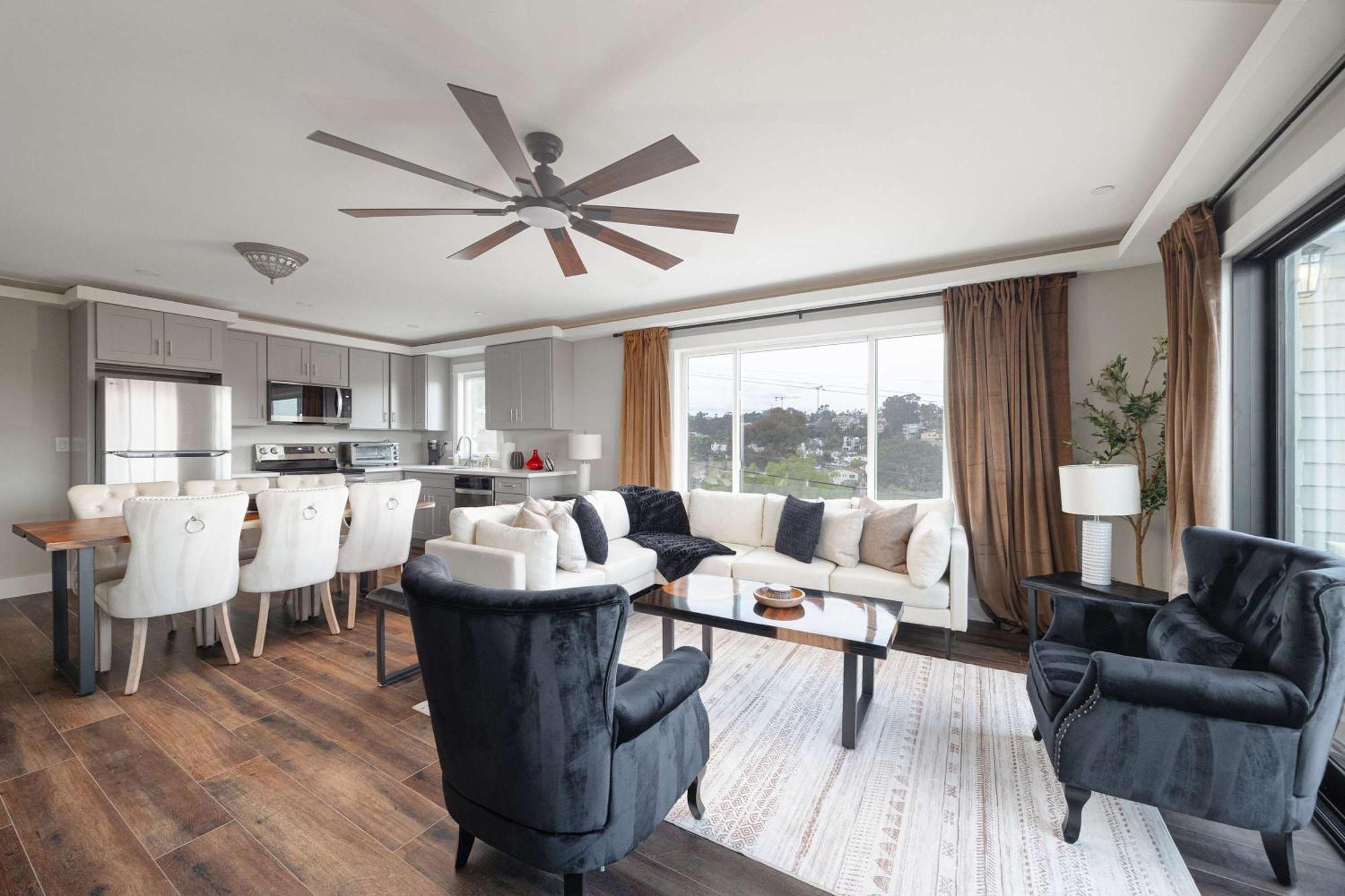 Water And Downtown Views 5 Min To Zoo & Airport * San Diego
