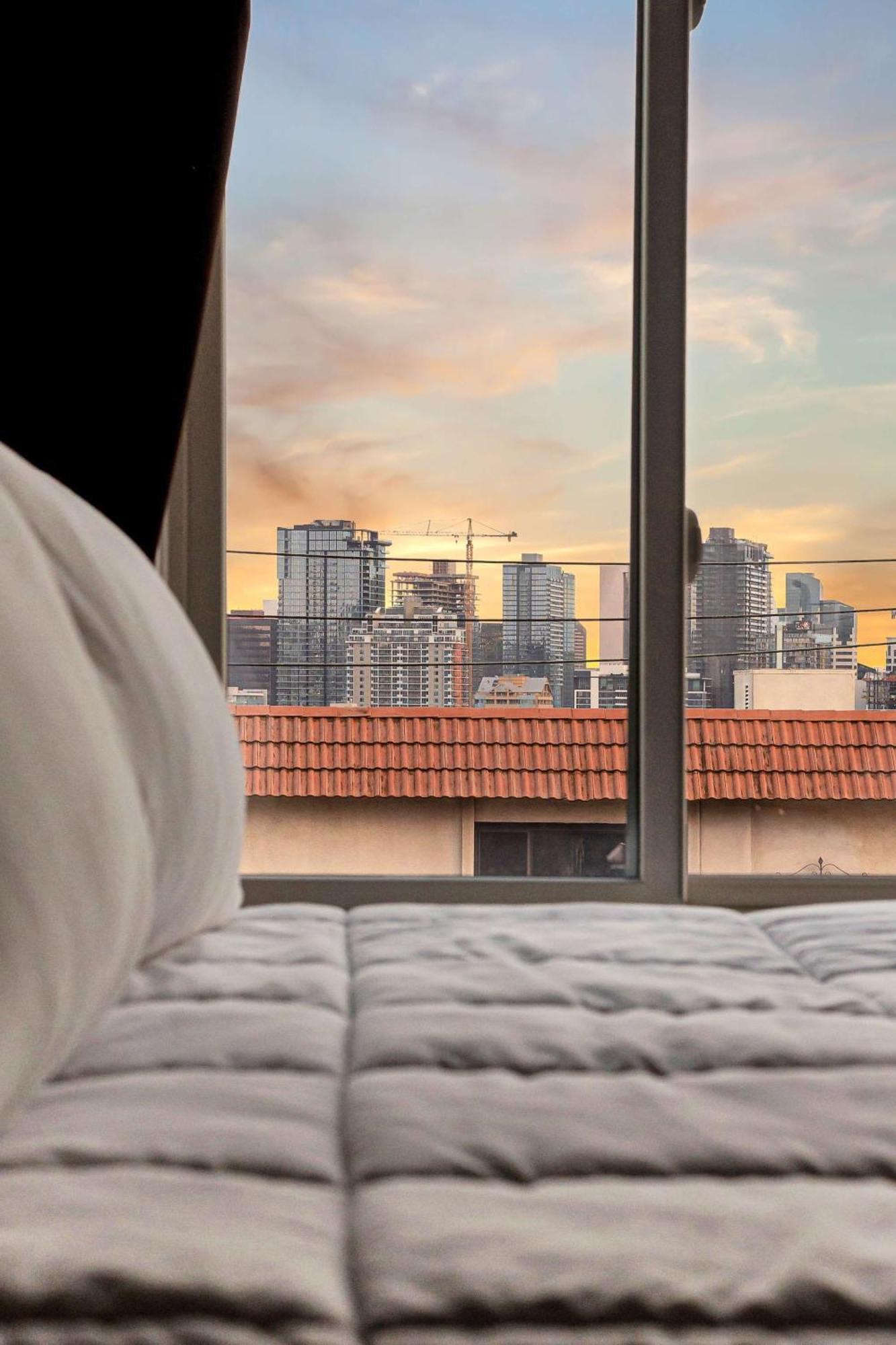 Holiday home Water And Downtown Views 5 Min To Zoo & Airport